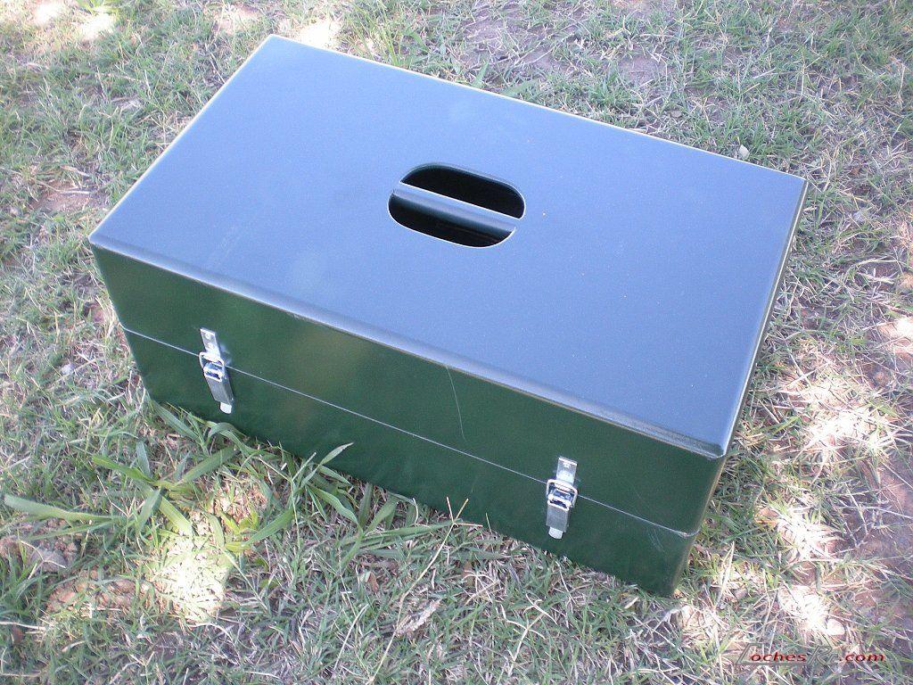 Caja metalica de herramientas de radiocontrol cerrada