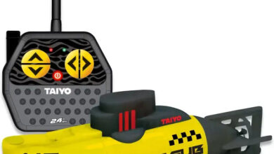 Submarino en miniatura teledirigido de color amarillo